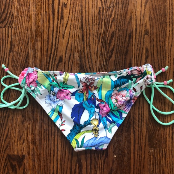 Bikini bottoms - Picture 2 of 3